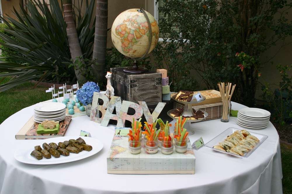 Felfedező babaváró buli téma