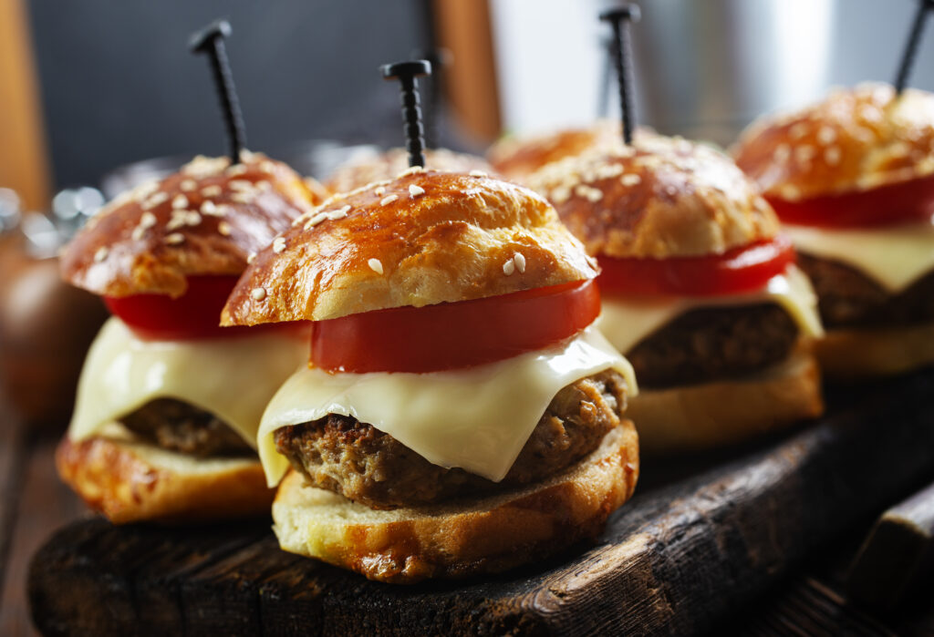 babaváró buli étel mini hamburger